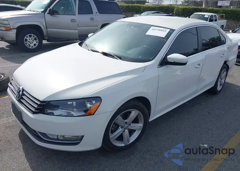 2015 Volkswagen Passat 1.8T Limited Edition from USA, damaged, VIN 1VWAT7A38FC082951